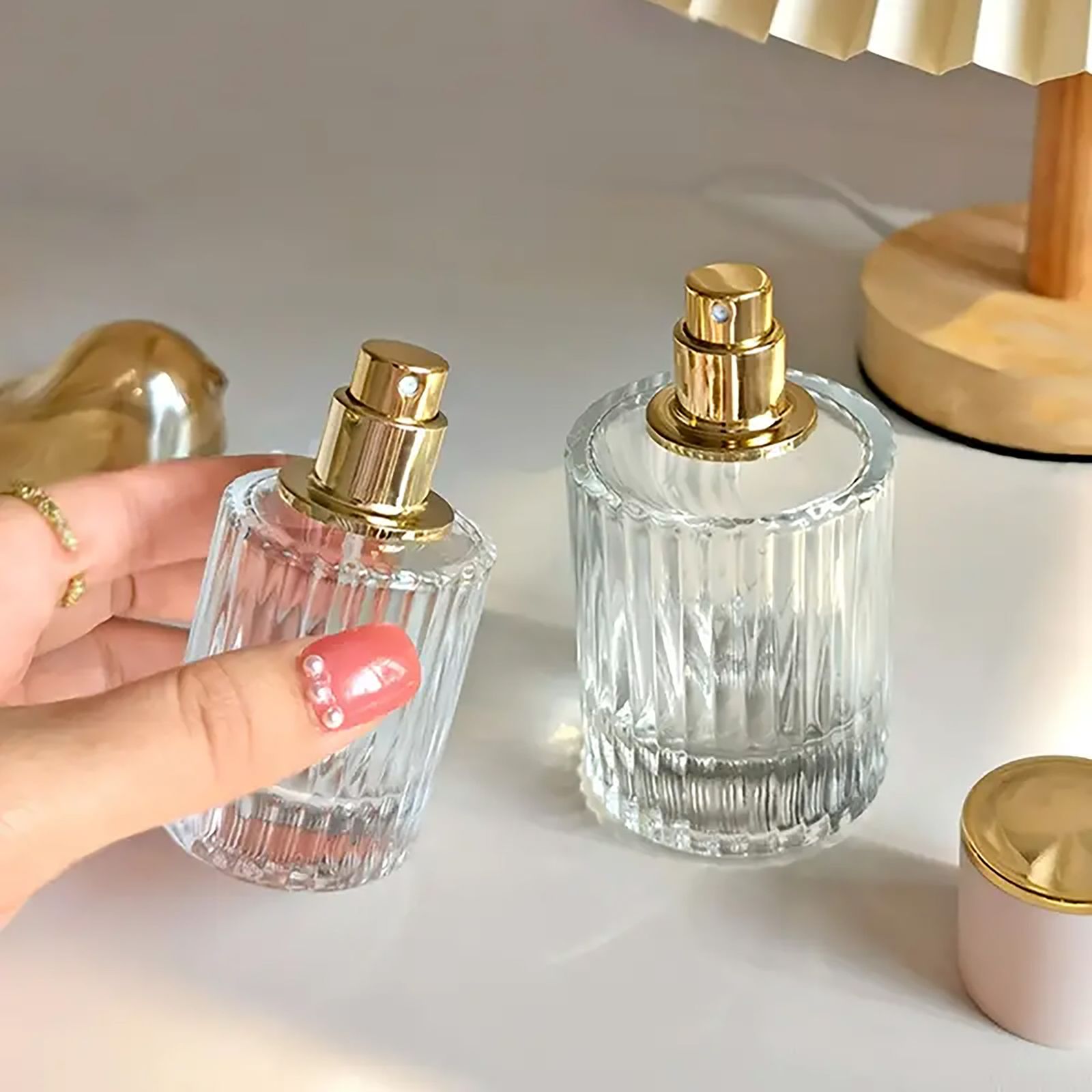 Frascos de vidrio para perfume con pulveridaor y tapa verde 50 ml - Imagen 6