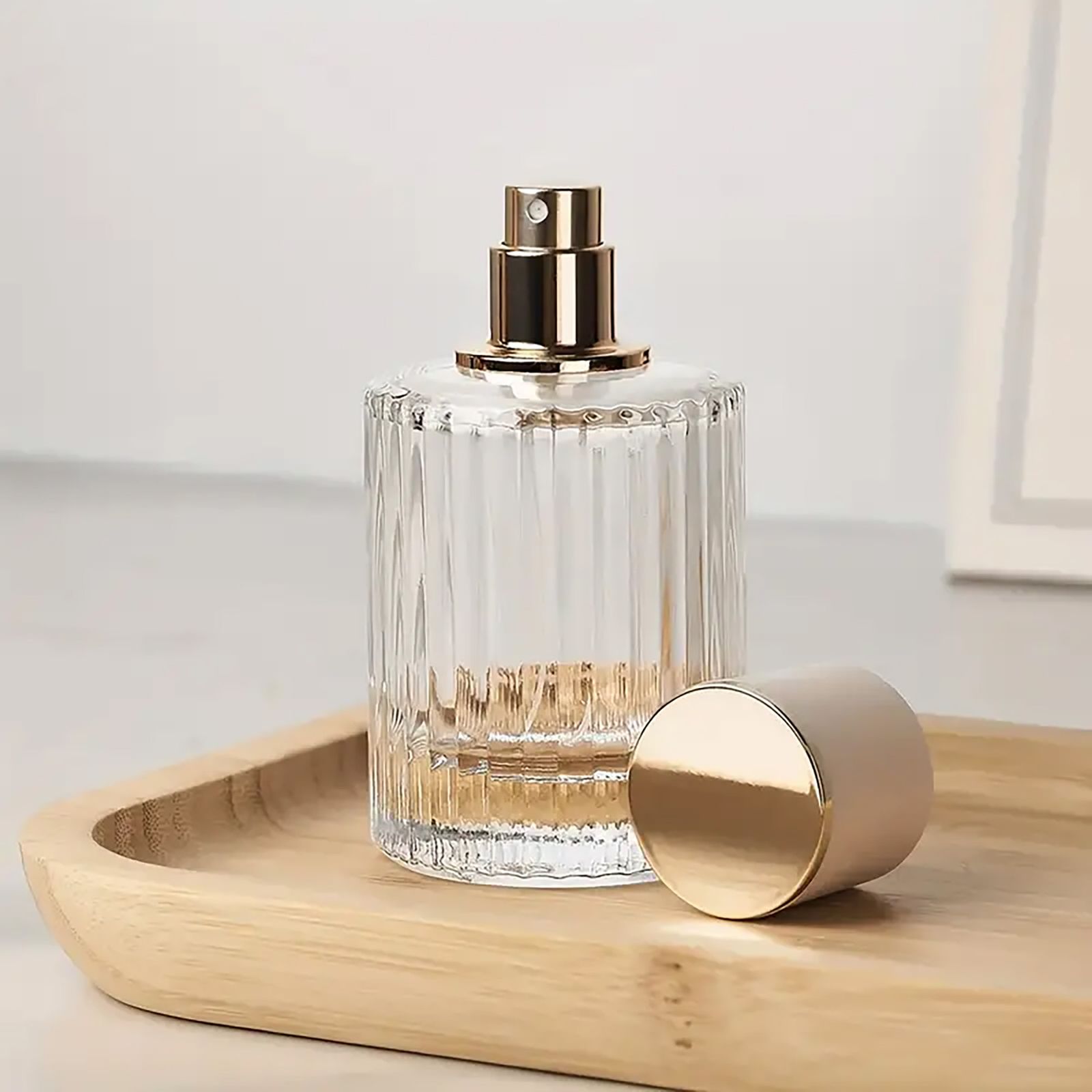 Frasco de vidrio para perfume con pulveridaor y tapa blanca 30 ml - Imagen 5
