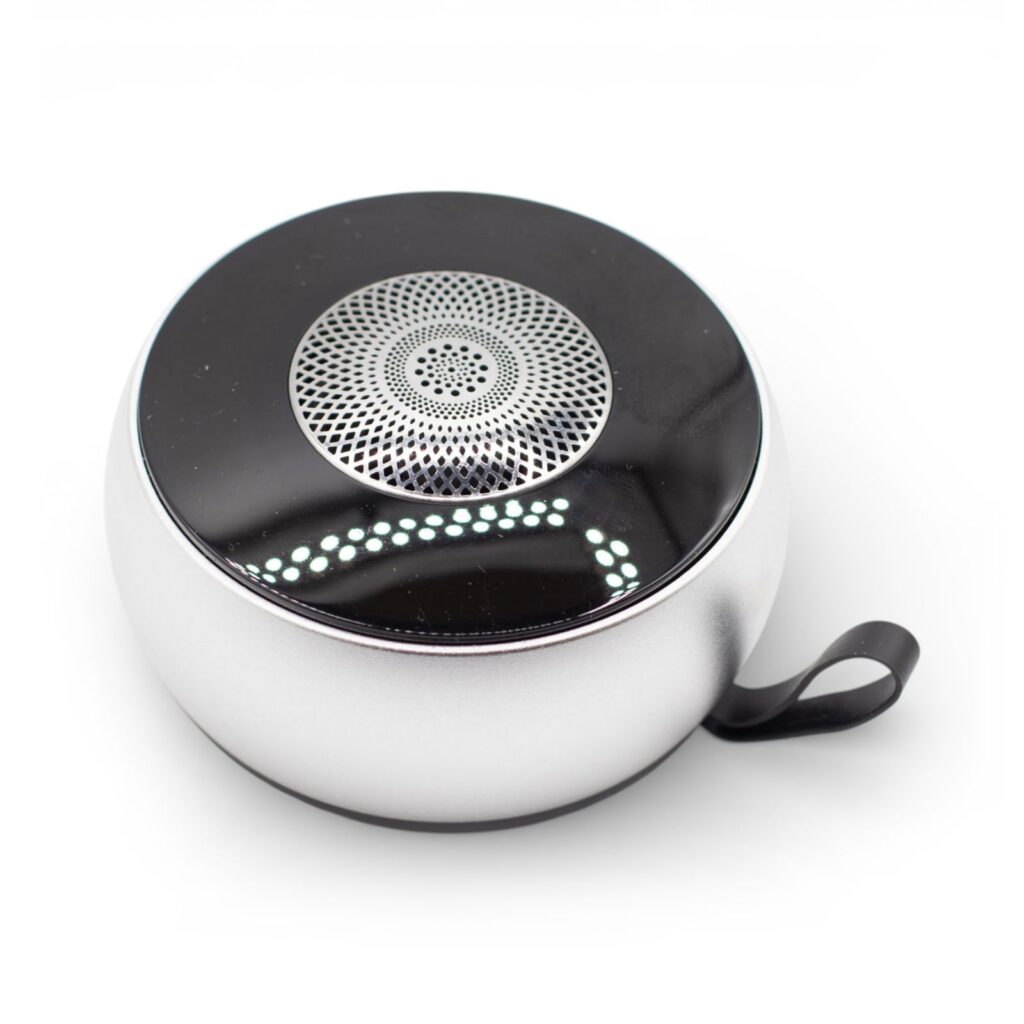 Altavoz mini plateado con efecto de iluminación Mandela