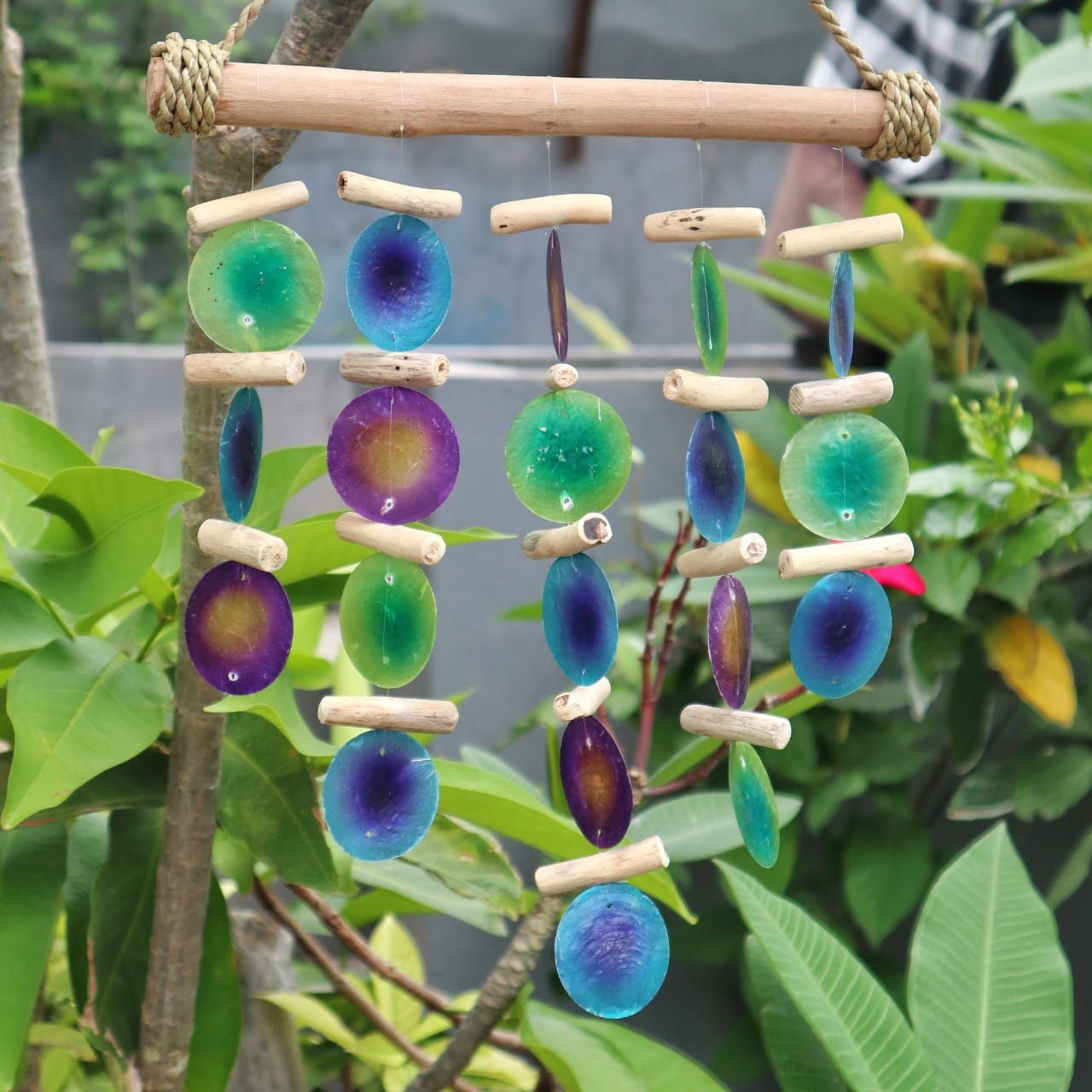 Carillón de madera flotante - Verde y morado - Imagen 2