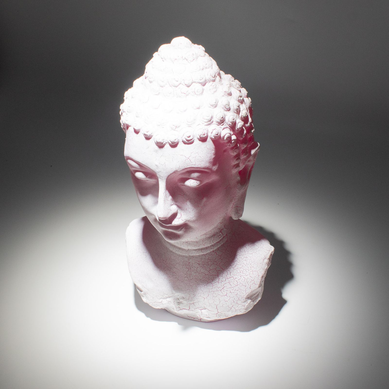 Lámpara de busto de Buda craquelado en color cereza - base oval - Imagen 5